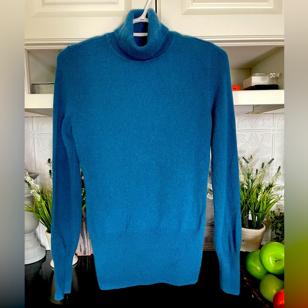 Covington Cashmere Sweater, turtleneck